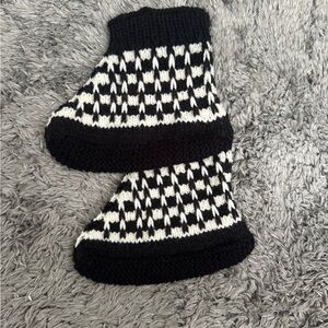 Black and White Knit Slipper Socks